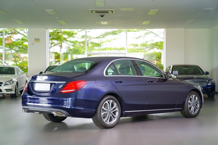Bán mercedes C200 2018 cũ xanh đen...hỗ trợ 8% thuế trước bạ