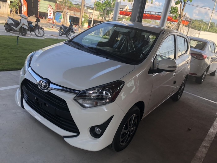 Toyota wigo 1.2mt số sàn màu trắng giao ngay