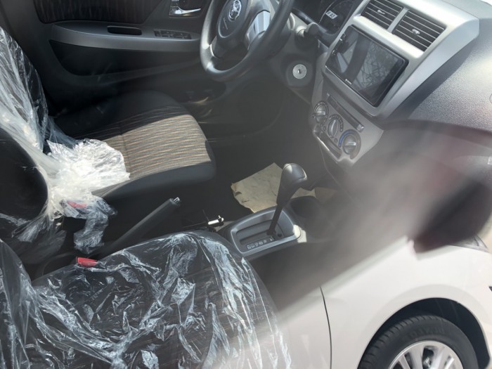 Toyota wigo 1.2at màu cam nhập khẩu