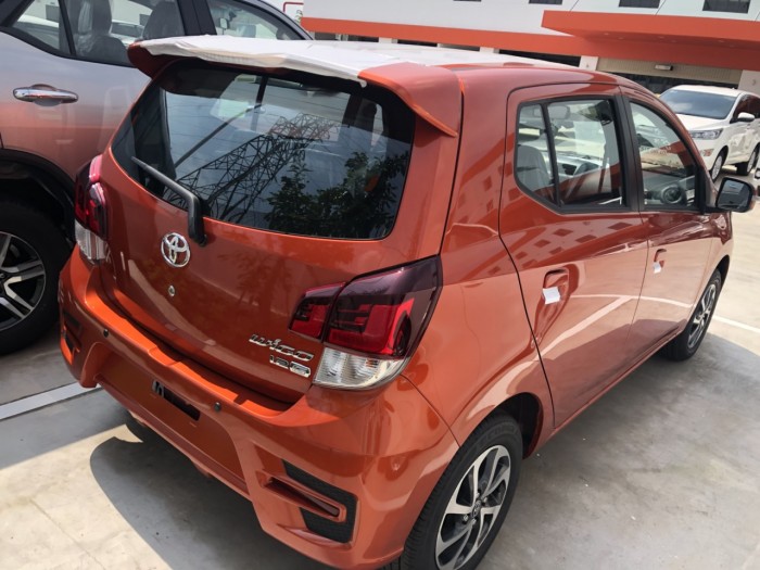 Toyota wigo 1.2at màu cam nhập khẩu