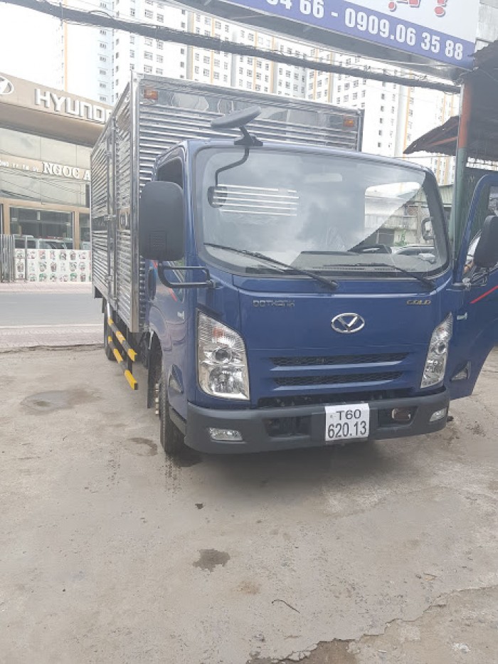 Bán xe tải Hyundai 2t4 đời 2018, trả trước 50tr có xe, khuyến mãi trước bạ