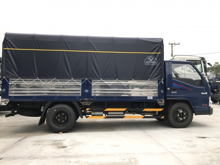 Giá xe tải Hyundai IZ49 2.4 tấn thùng mui bạt rẻ nhất tại Hyundai Vũ Hùng