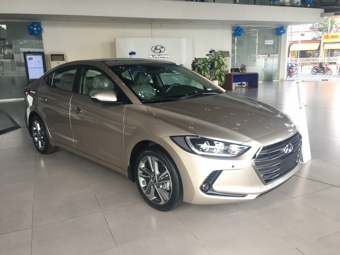 Hyundai Elantra 2018 đủ màu - GIAO NGAY, lãi suất ưu đãi nhất ở Bình Phước, Bình Dương.......