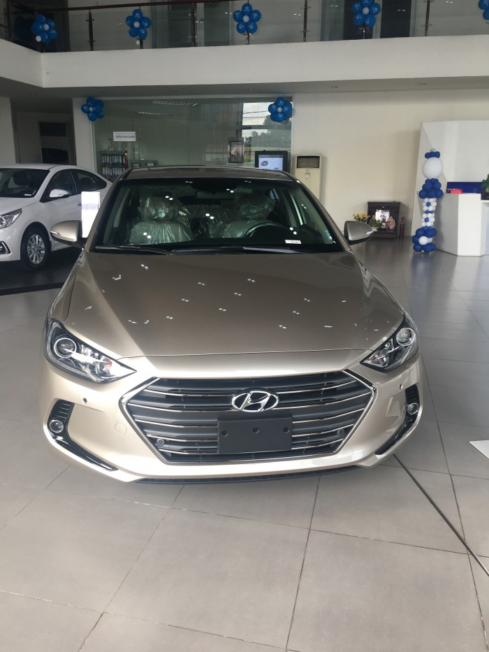 Hyundai Elantra 2018 đủ màu - GIAO NGAY, lãi suất ưu đãi nhất ở Bình Phước, Bình Dương.......
