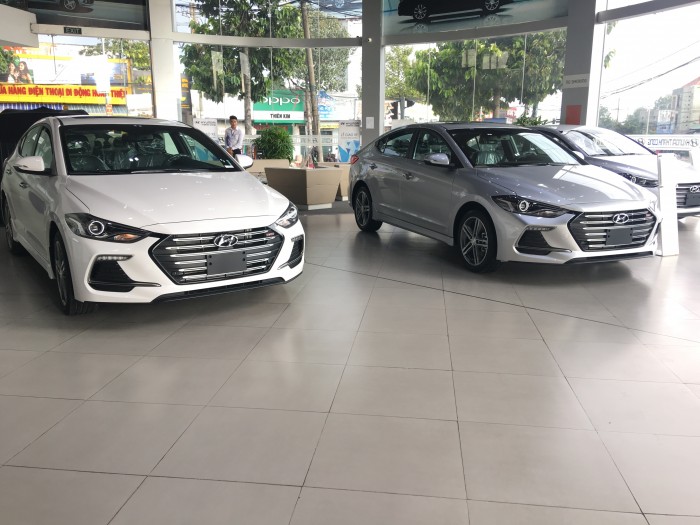 Hyundai Elantra Sport 1.6 Turbo,Giao Xe Hồ Sơ Ngay chỉ với 200 triệu tại Hyundai Bình Dương..