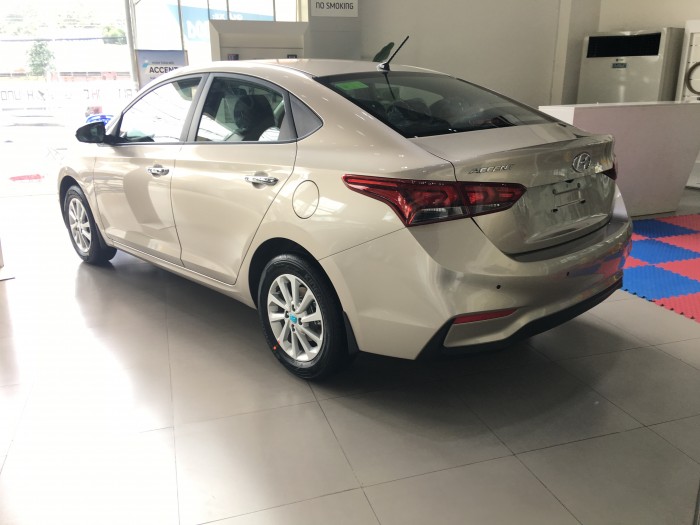 Hyundai Bình Dương, xe Accent MT 2018 xe có sẵn chỉ với 160 triệu, giá xe Accent tại Bình Dương