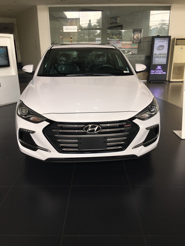 Elantra 2018 - Xe Giao Ngay- Đầy Đủ Màu Và Các Bản Tại Hyundai Bình Dương, Bình Phước, Tây Ninh..Hot.Hot