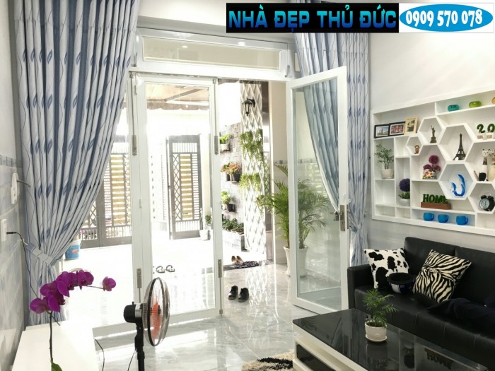 Nhà 1 trệt 3 lầu hẻm xe hơi có sân đậu xe hơi đường 22 Linh Đông