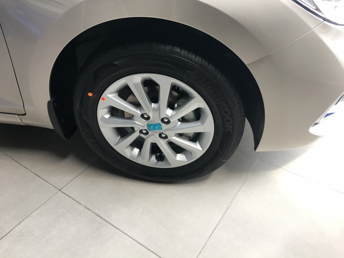 Hyundai Bình Dương,Xe Giao Ngay_Elantra 2.0 Giá Tốt+ Ưu Đãi Tốt Nhất Bình Dương, Bình Phước, Tây Ninh.....