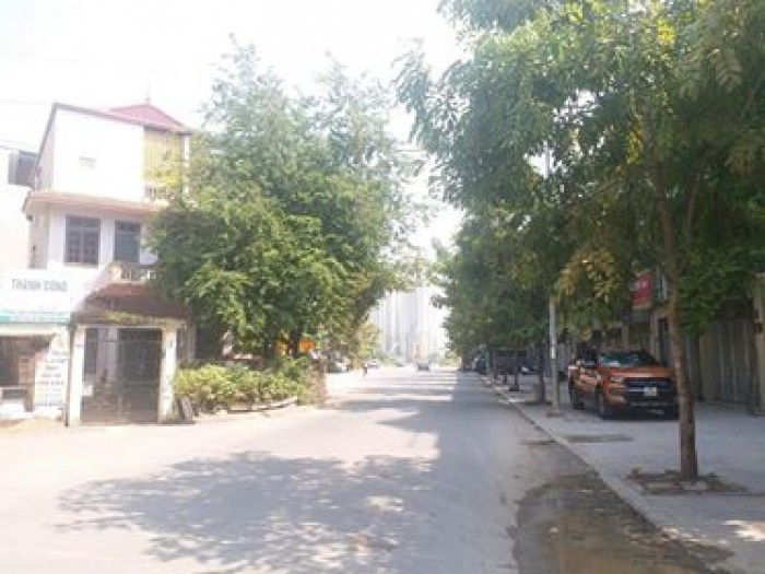 Cần bán 32m2 nhà cấp 4 đẹp, ngõ thông cách đường oto tránh nhau khoảng 15m ở Văn Phú Hà Đông