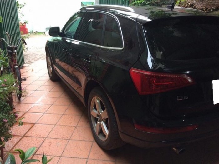 Gia đình cần bán Audi Q5, sx 2011, màu đen, nội thất đen