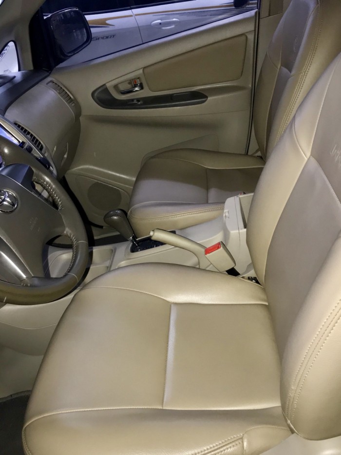 Bán Toyata Innova sx 2012 số tự động