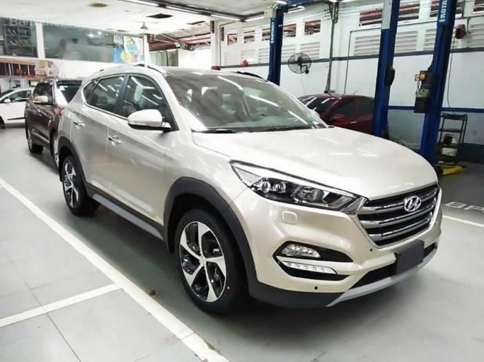 Bảng giá xe Hyundai Tuson 2018 _ Sẵn xe giao ngay_ trả góp 80% giá ưu đãi chỉ có tại Hyundai Bình Dương.