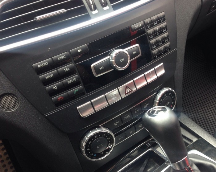 Bán xe Mercedes C300 AMG 2014 màu trắng bao zin