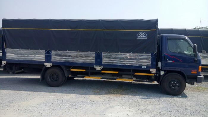 Xe tải Hyundai HD120SL 8 tấn thùng mui bạt.