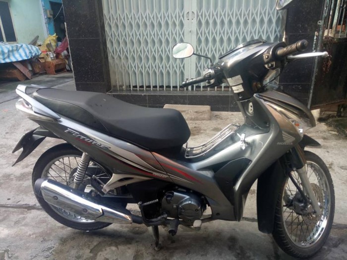 Honda Future 125 Fi đời 2017 mới 99% nguyên zin chính chủ xe nhà sử dụng kỹ thay nhớt bảo dưỡng định kì mua về là sử dụng liền bán giá 23,7tr bớt cho người thiện chí bán công chứng ngay sau khi giao dịch xong liên hệ:0938929237