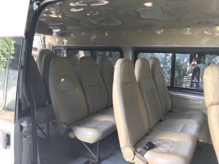 Bán nhanh Ford Transit Bạc 2016 dầu ít đi, chạy êm ái.