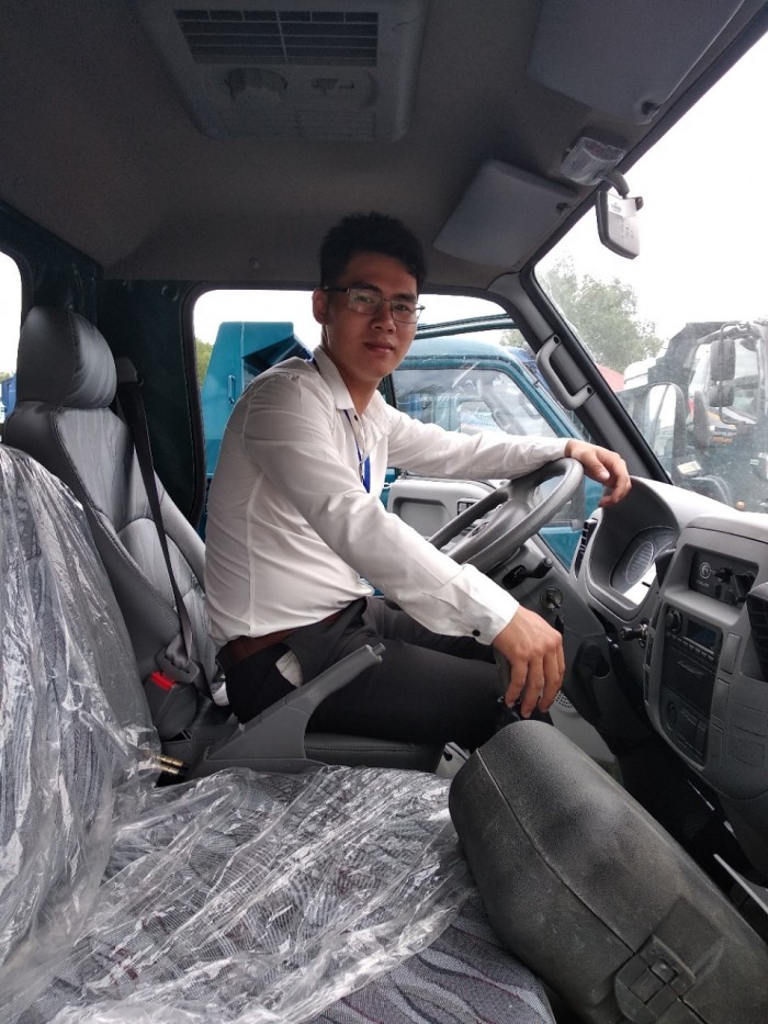 Xe ben 2,4t đi thành phố