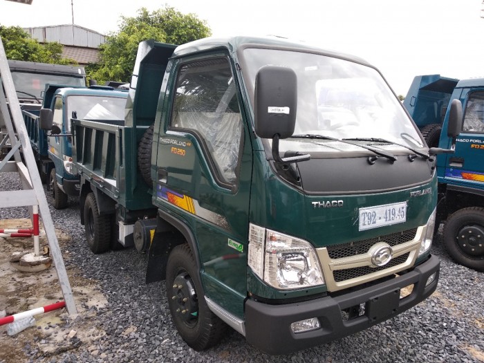 Xe ben 2,4t đi thành phố
