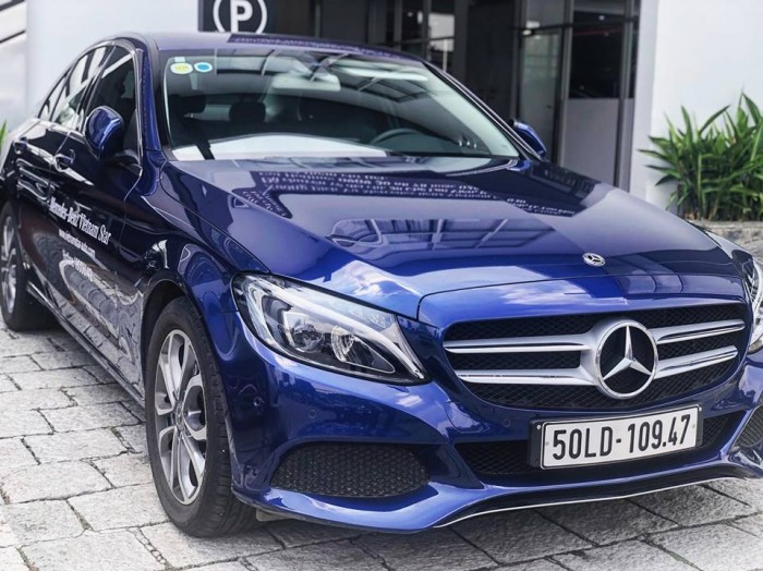 Mercedes C200 lăn bánh 1.000km , xe chính hãng, hổ trợ vay vốn tầm 7trieu / tháng
