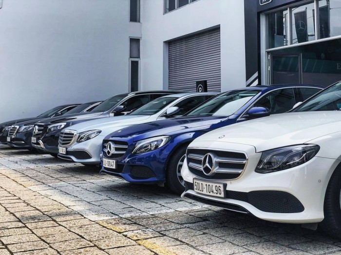 Mercedes C200 lăn bánh 1.000km , xe chính hãng, hổ trợ vay vốn tầm 7trieu / tháng
