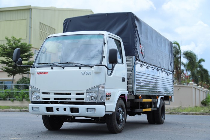 Xe Isuzu 1,9 tấn thùng dài 6m2 thùng mui bạt NK490SL