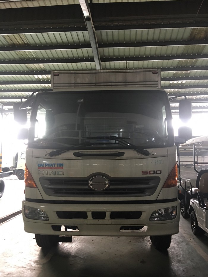Hino FG thùng kín Euro 2 (Xe có sẵn giao ngay)