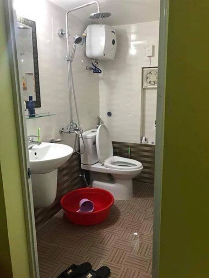 Bán nhà Riêng khu Hào Nam 40M2, 4 tầng, MT 4.3m, Giá 3.7 tỷ.