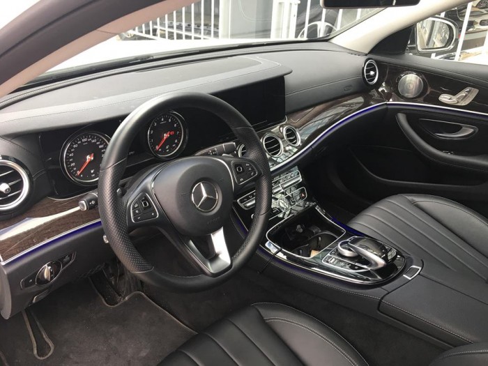 E250 xe lướt chính hãng, xe lăn bánh được 6.000 km