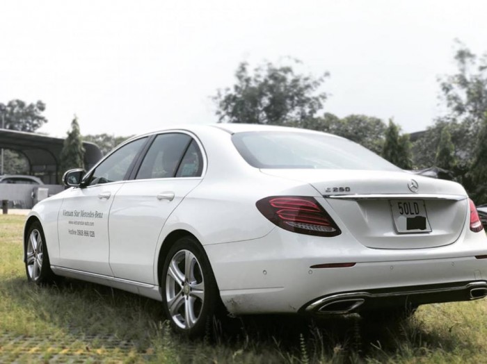 E250 xe lướt chính hãng, xe lăn bánh được 6.000 km