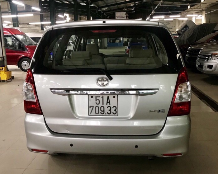 Bán Toyata Innova sx 2013 số tự động màu bạc