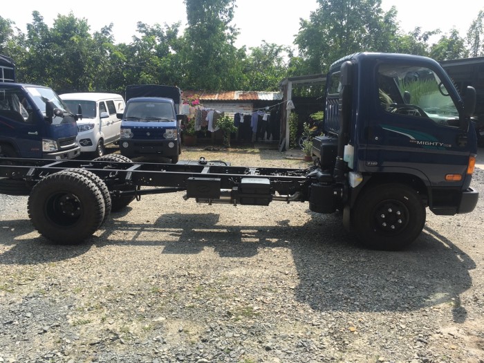 Xe tải Hyundai Mighty 110s 6.2 tấn nhập thùng mui bạt