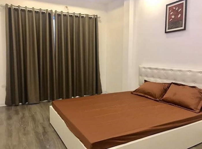 Bán nhà 5 tầng mới đẹp, đường phân lô phố Thái Thịnh