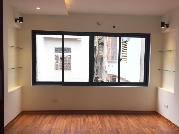 Bán nhà Dương Quảng Hàm, Nguyễn Khánh Toàn, Cầu Giấy, xây mới thiết kế đẹp ,cách đường oto 5 m.