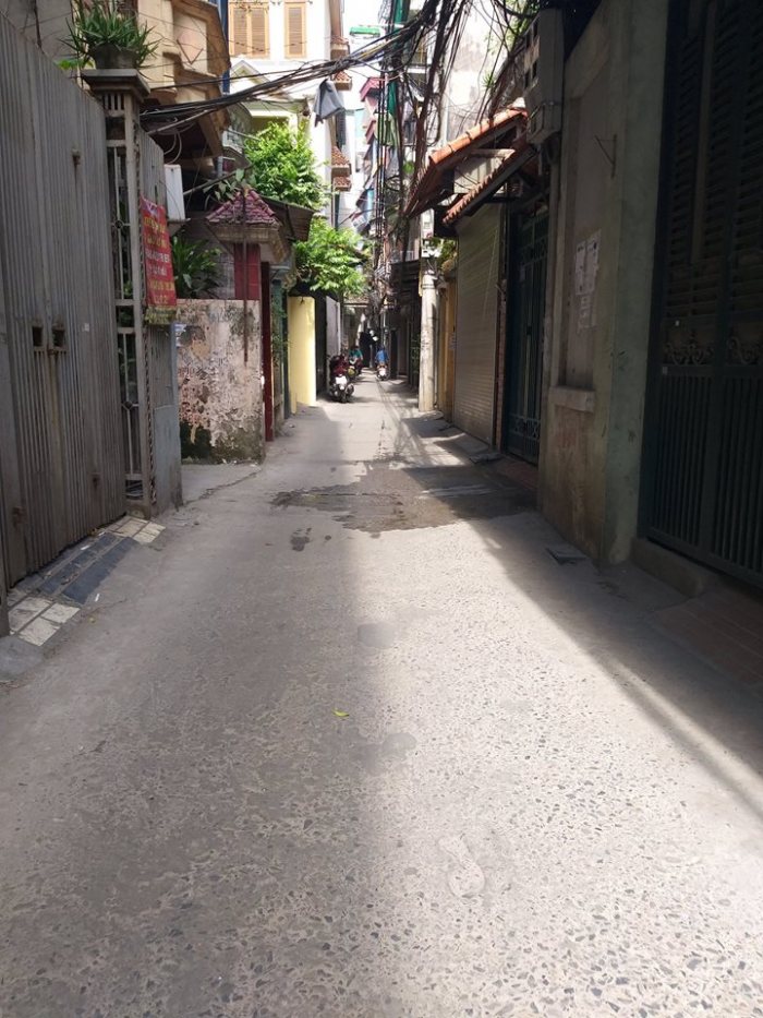 Bán nhà Trường Chinh , gần hồ Khương Thượng , ô tô đỗ , diện tích 39m2 .