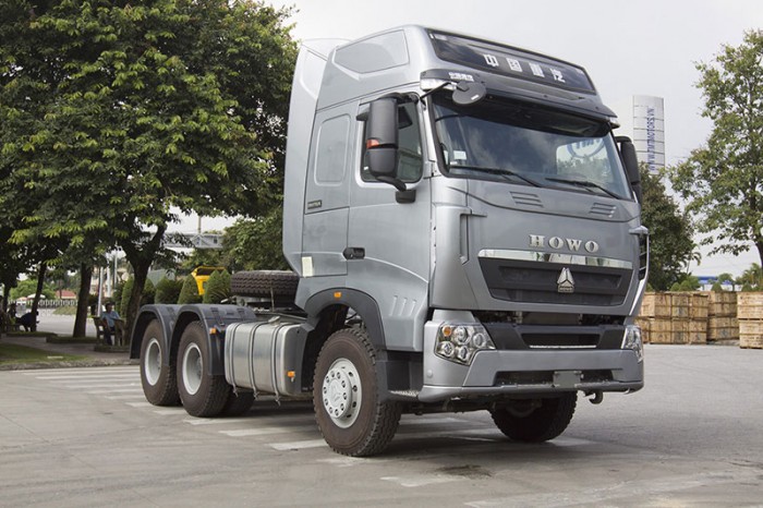 Đầu kéo Howo 375Hp Cầu láp/ cầu dầu đời 2017