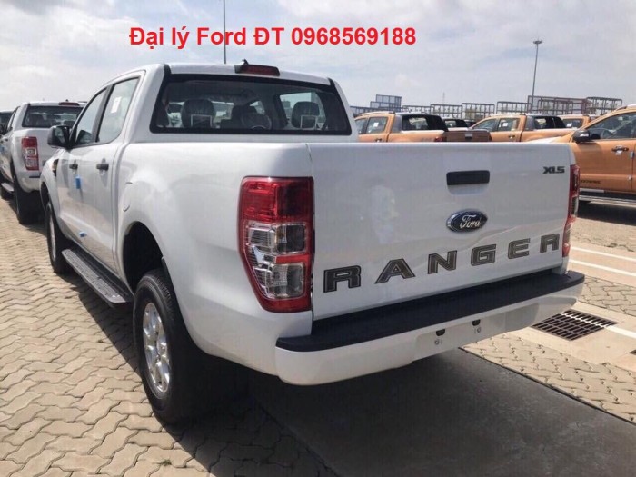 Ford Ranger XLS 2.2L 4x2 AT ( Một cầu số tự động) tại Lào cai