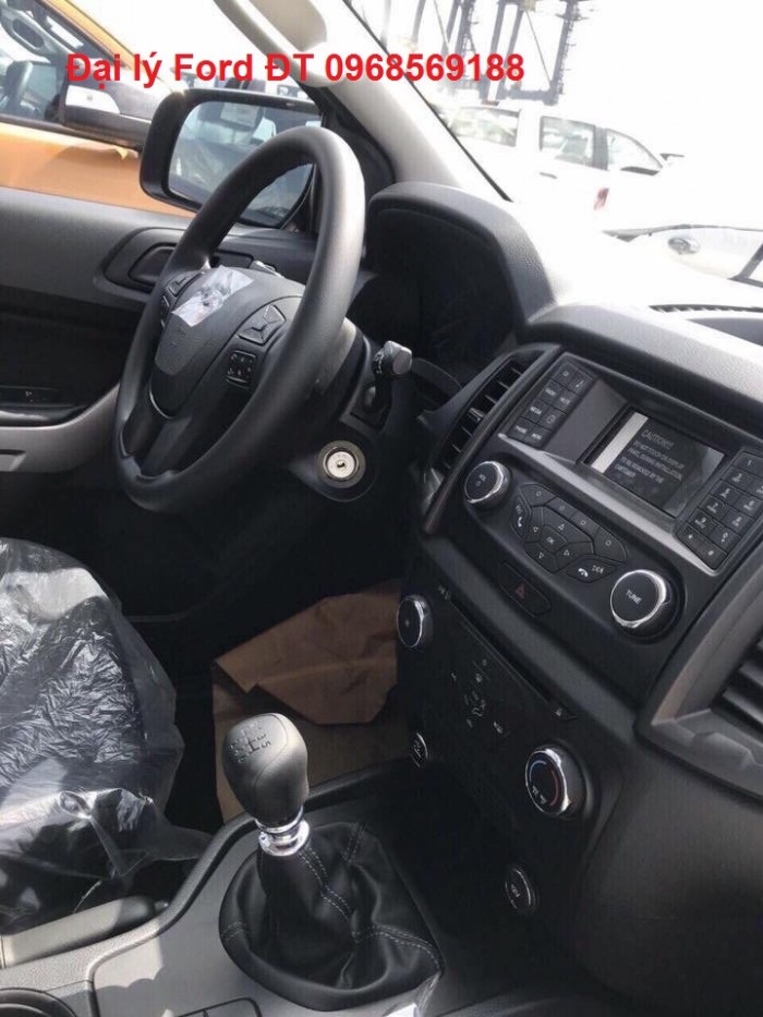 Ford Ranger XLS 2.2L 4x2 AT ( Một cầu số tự động) tại Lào cai