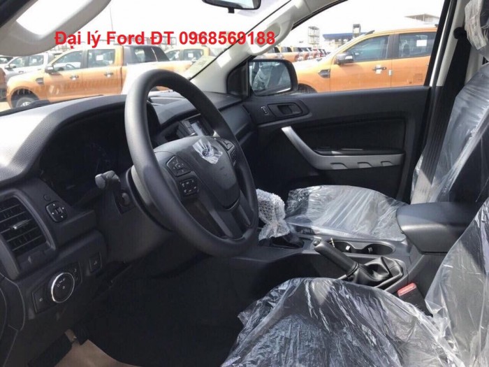 Ford Ranger XLS 2.2L 4x2 AT ( Một cầu số tự động) tại Lào cai