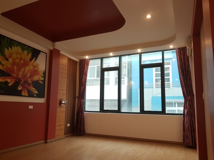 Bán nhà Ngã Tư Sở 47m2, 5 tầng, kinh doanh, gara
