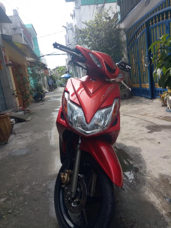 Yamaha Luvias màu đỏ-đen 2k12 mới 95% nguyên zin xe đẹp máy êm chạy mạnh vọt lợi xăng