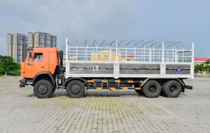 Xe tải thùng Kamaz  6540 Long I (8X4), Thùng dài 7M8