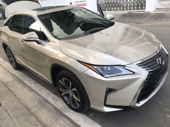 Gia đình cần bán Lexus Rx200t, Sx 2016 đk 2017, màu vàng cát