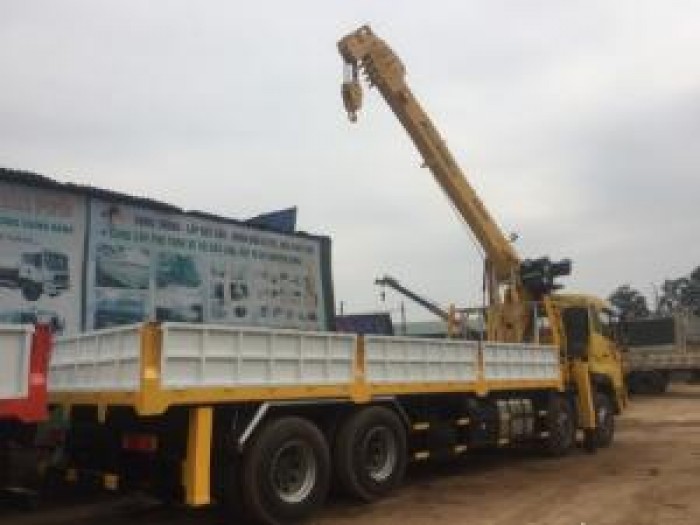 Tải thùng 4 chân Dongfeng gắn cẩu Soosan 12T, Hàng có sẵn