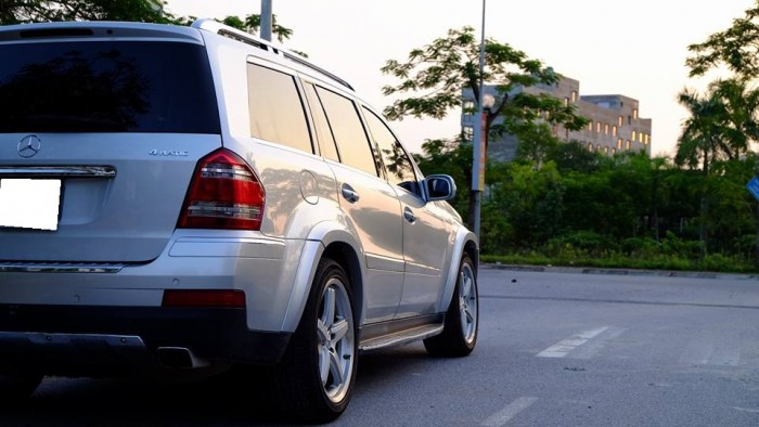 Cần tiền bán gấp Gl550 amg, sx 2010, màu bạc, còn mới tinh