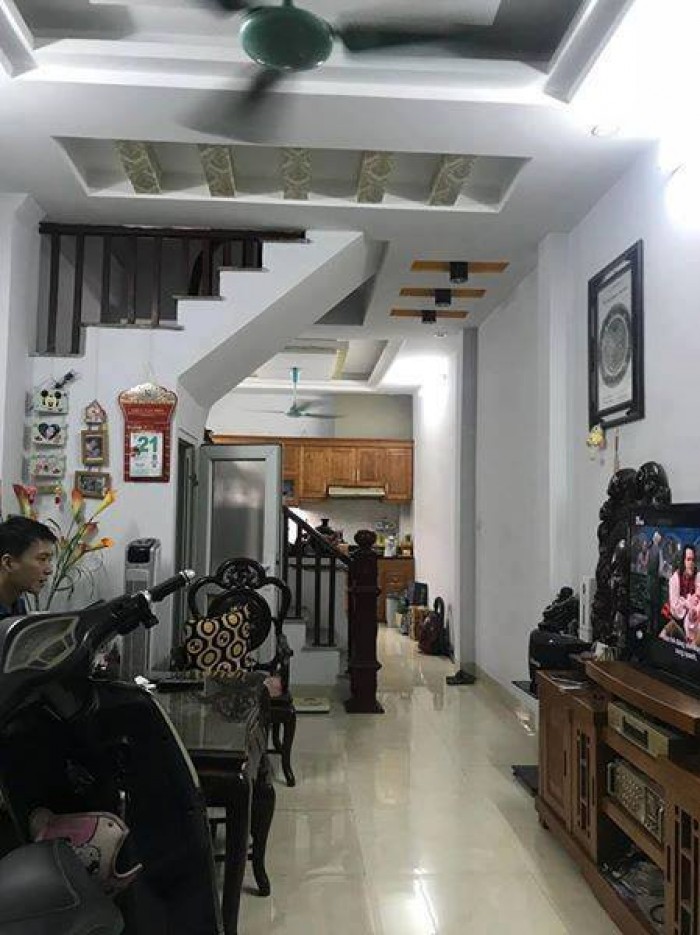 Bán nhà 4 tầng Đặng Văn Ngữ - Đống Đa, ngay gần hồ Đắc Di 35m2