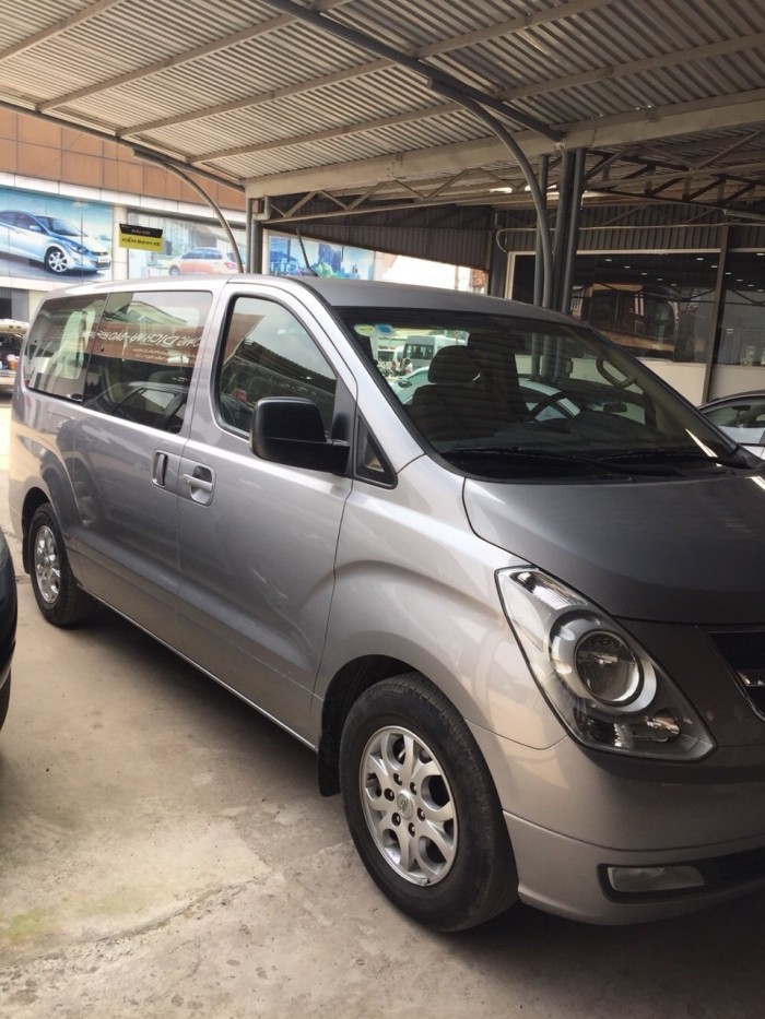 Bán Hyundai Starex 2.5MT máy dầu số sàn màu ghi xám 9 chỗ nhập Hàn Quốc 2014 biển Sài Gòn