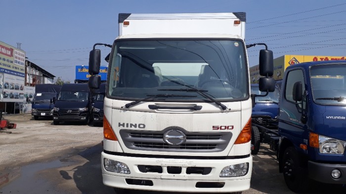 Giá xe tải Hino 6.2 tấn thùng đông lạnh, trả trước 100 triệu giao luôn xe 4