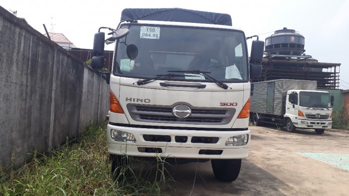 Giá xe tải Hino 16 tấn thùng mui bạt dài 9m2, trả trước 100 triệu giao luôn xe