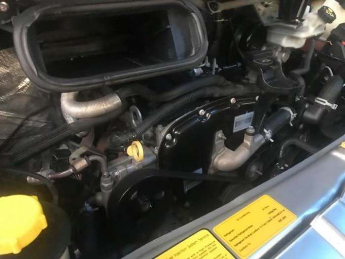 Cần bán Ford Transit 2015 máy dầu số sàn, màu bạc 16 chỗ